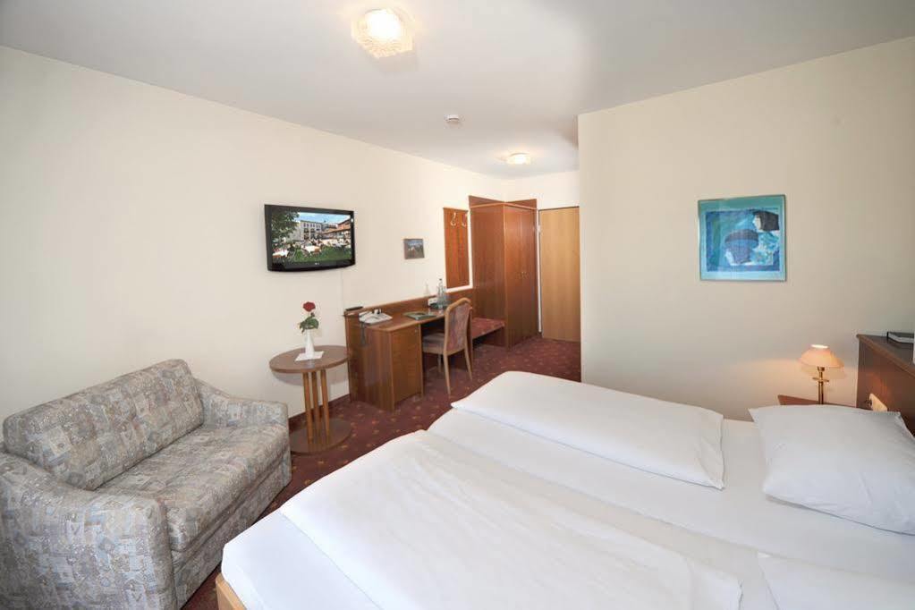 Hotel Wolfringmuehle Fensterbach Екстер'єр фото